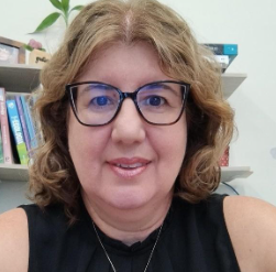 Professora na UNESP Campus de São José do Rio Preto e membro do coletivo Mulheres na Política