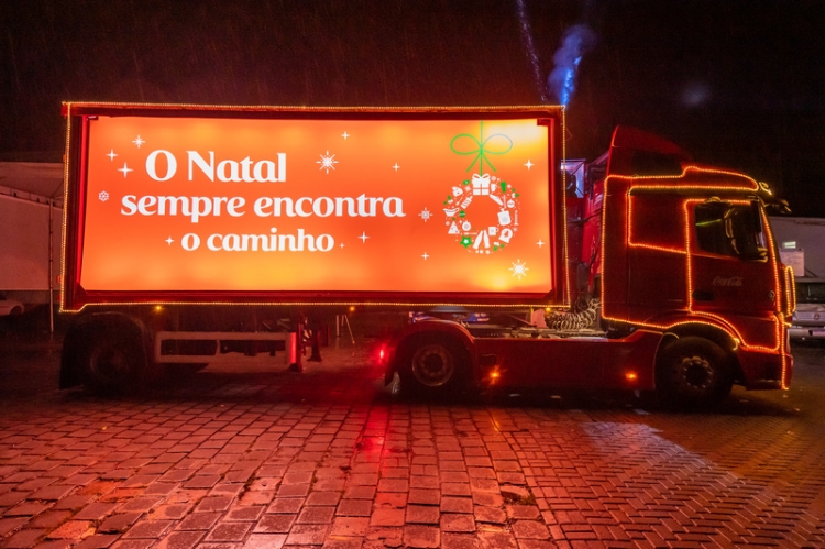 Caravanas Iluminadas de Natal da Coca-Cola passa por Rio Preto neste  sábado(12) | DLNews