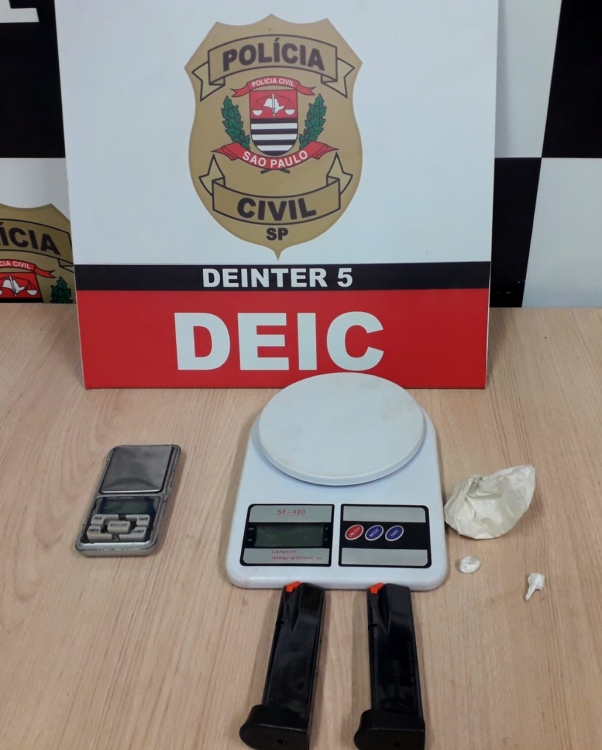 Nas últimas semanas policiais civis da 2ª DISE da DEIC investigam um esquema de venda de cocaína no bairro Amizade