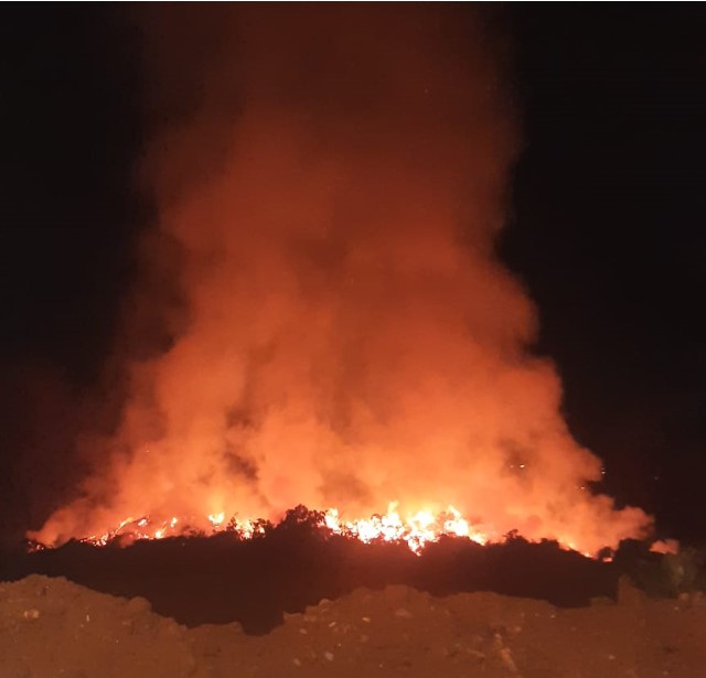 Incêndio em ponto de apoio do bairro Ana Célia, em Rio Preto