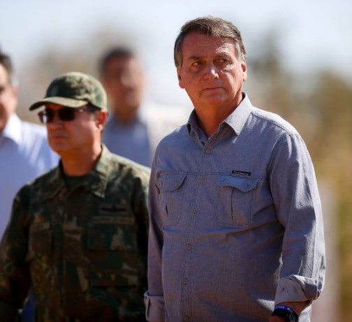 Bolsonaro, que causou saia justa com a expressão "meu Exército"