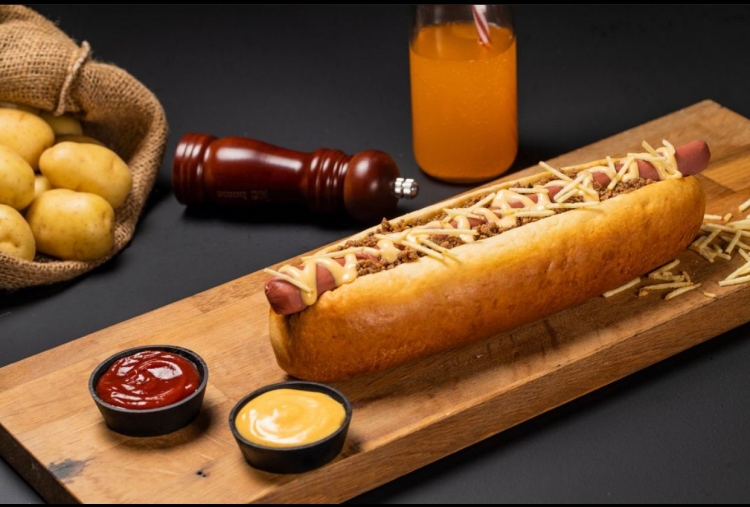 AlÃ©m do famoso Hot Dog, a rede trÃ¡s no cardÃ¡pio Soda Italiana, Drinks autorais e Chopp Puro Malte na caneca ultracongelada