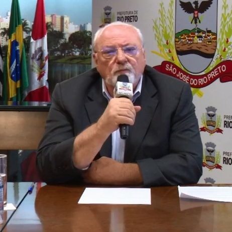 Aldenis Borim, secretário de saúde de Rio Preto, durante live ao vivo nesta quarta (1)