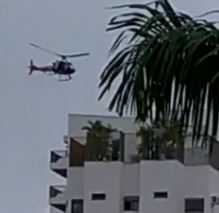 Helicóptero Águia sobrevoando região central de Rio Preto em ação policial