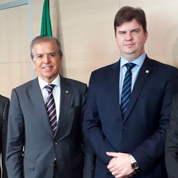 Edinho Araújo ao lado do ex-ministro de Desenvolvimento Regional, Gustavo Henrique Canuto