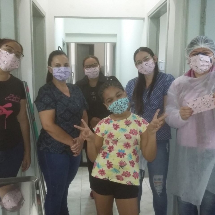 Stephany confeccionou máscaras e doou aos profissionais de saúde de Fernandópolis 