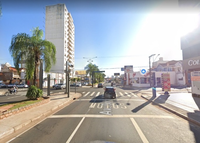 Acidente foi no cruzamento da avenida Bady Bassitt com a rua Siqueira Campos