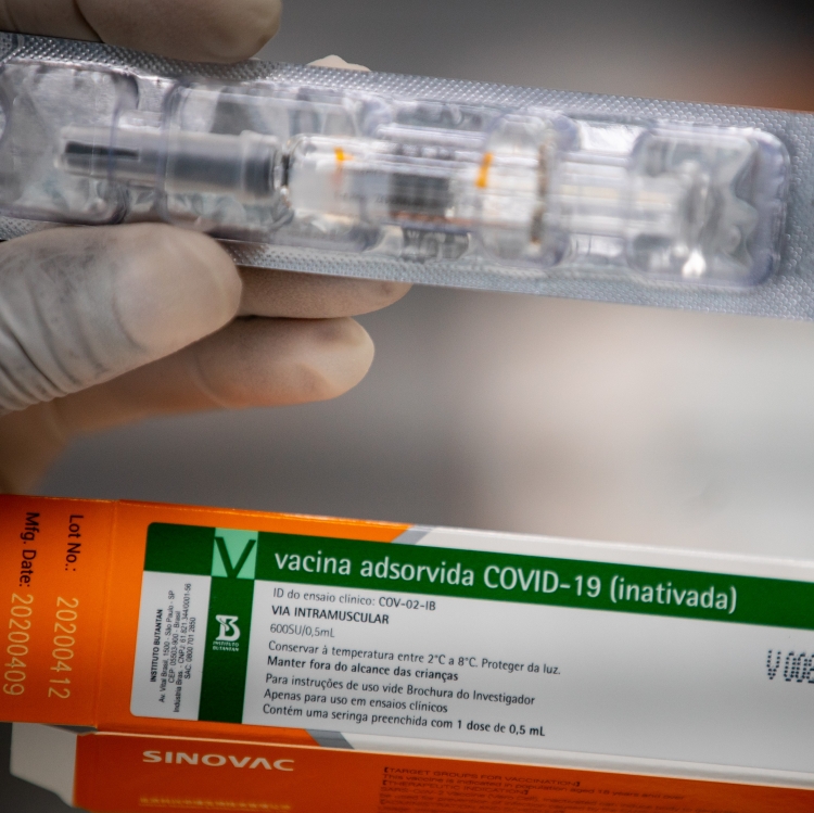 Estudo mostra comprovação do imunizante Coronavac contra variante P.1 de Manaus