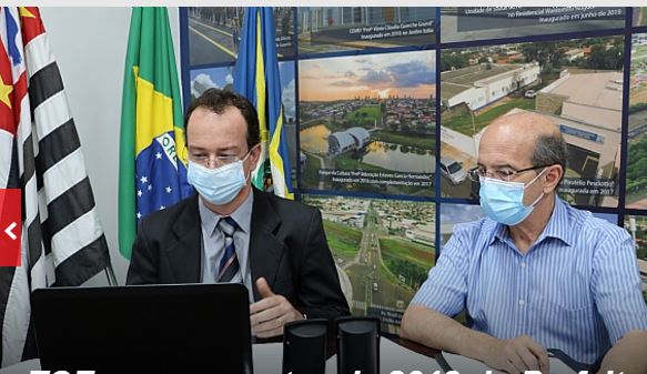 Prefeito de Votuporanga, João Dado (à direita) deverá cumprir Plano SP 