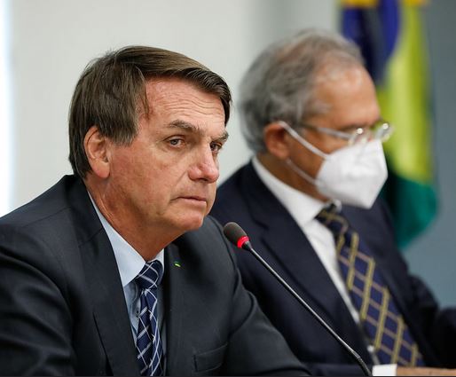 Bolsonaro ao lado do ministro da Economia, Paulo Guedes 
