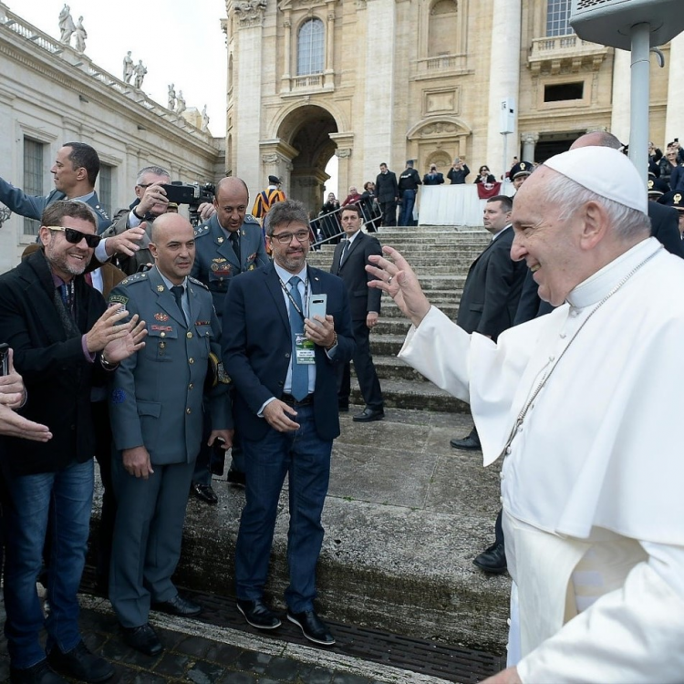 Delegados recebem o aceno do Papa Francisco