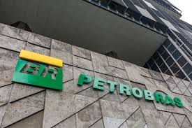 A Petrobras vai pagar um vale-gás de R$ 100 para 300 mil famílias em todo o país a partir deste mês.