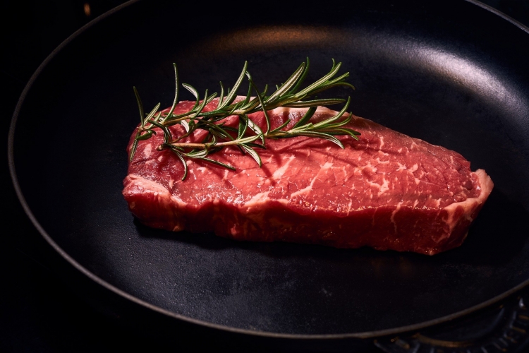  67% dos pesquisados, cortaram o consumo de carne vermelha