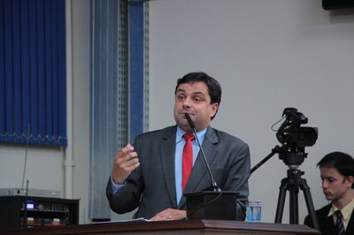 O vereador Jean Dornelas durante sessão na Câmara de Rio Preto 