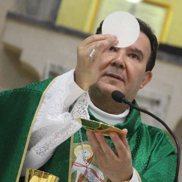 Bispo de São José do Rio Preto, Dom Tomé Ferreira da Silva, durante celebração