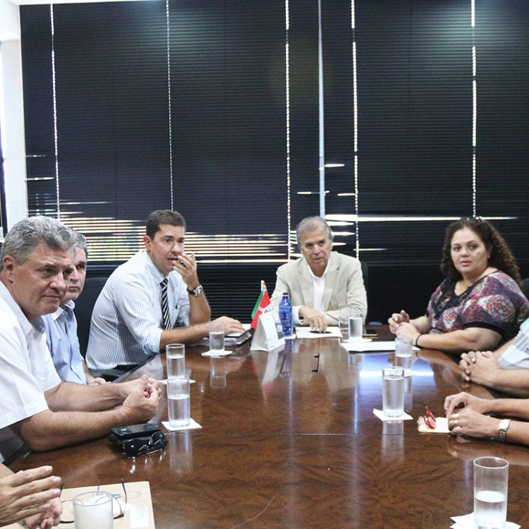 Reunião entre membros da Prefeitura de Rio Preto e do Sindicato dos Servidores