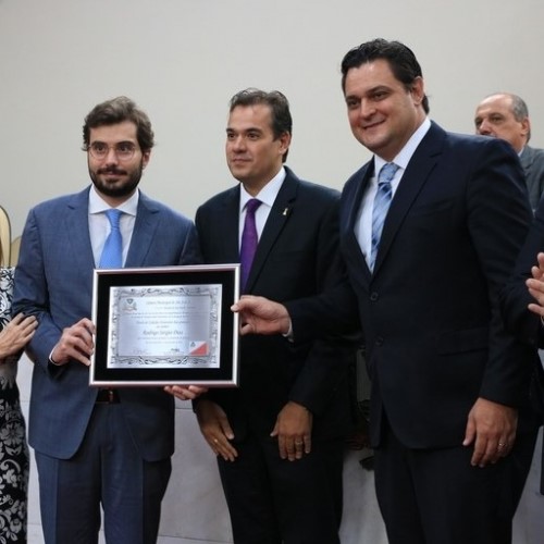 Rodrigo Sergio Dias (à esq.) ao lado do vereador Fábio Marcondes e do deputado federal Geninho Zuliani